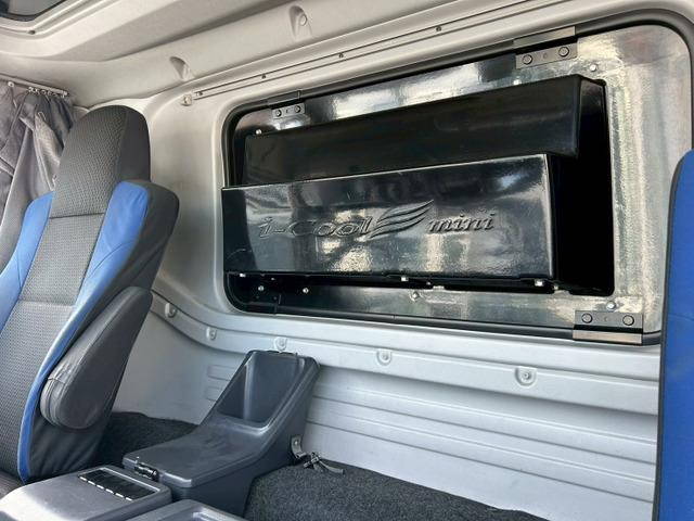 いすゞギガアルミウイング大型（10t）[写真21]