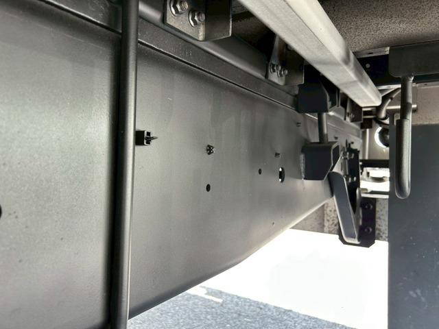 いすゞギガアルミウイング大型（10t）[写真33]