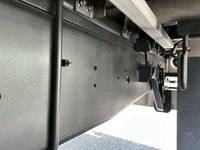 いすゞギガアルミウイング大型（10t）[写真34]