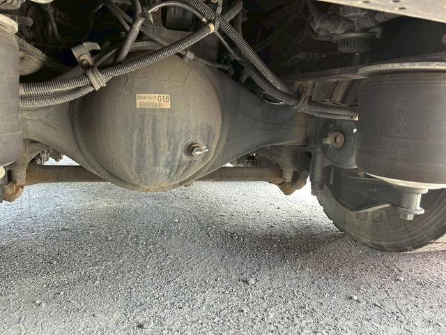 いすゞギガアルミウイング大型（10t）[写真34]