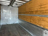 いすゞギガアルミウイング大型（10t）[写真10]