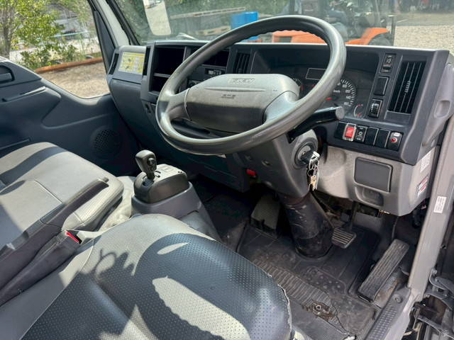 いすゞエルフ移動販売車小型（2t・3t）[写真33]