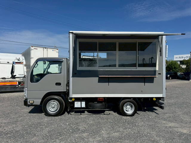いすゞエルフ移動販売車小型（2t・3t）[写真06]