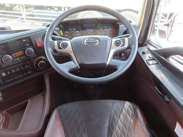 日野プロフィアアルミブロック大型（10t）[写真20]