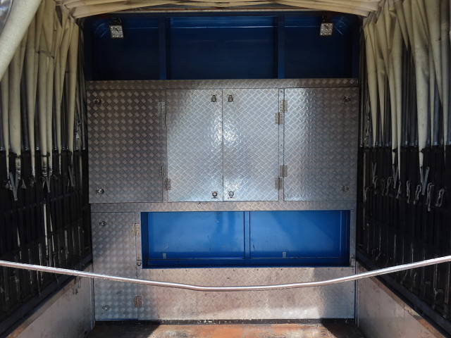 日野プロフィアアルミブロック大型（10t）[写真34]