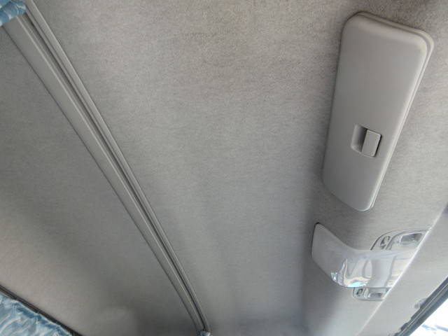 三菱ふそうファイターアルミウイング中型（4t）[写真14]