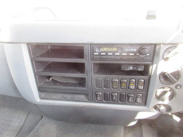 三菱ふそうファイターアルミウイング中型（4t）[写真16]