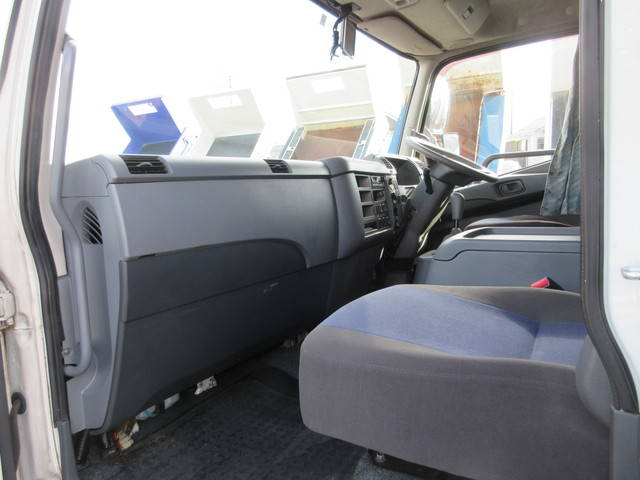 三菱ふそうファイターアルミウイング中型（4t）[写真20]