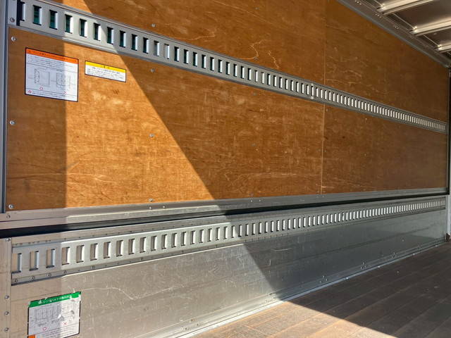 いすゞエルフアルミウイング小型（2t・3t）[写真11]