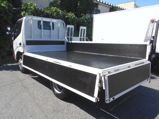 日野デュトロ平ボディ小型（2t・3t）[写真13]