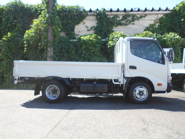 日野デュトロ平ボディ小型（2t・3t）[写真07]