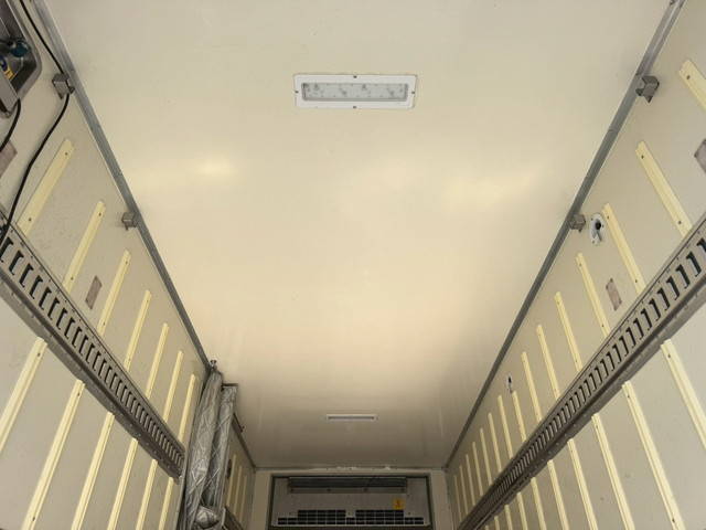 いすゞエルフ冷凍車（冷蔵車）小型（2t・3t）[写真12]