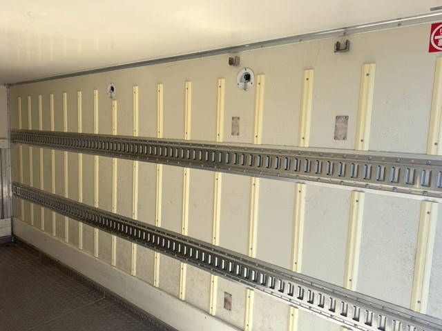 いすゞエルフ冷凍車（冷蔵車）小型（2t・3t）[写真14]