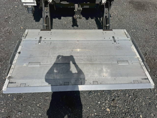 いすゞエルフ冷凍車（冷蔵車）小型（2t・3t）[写真19]