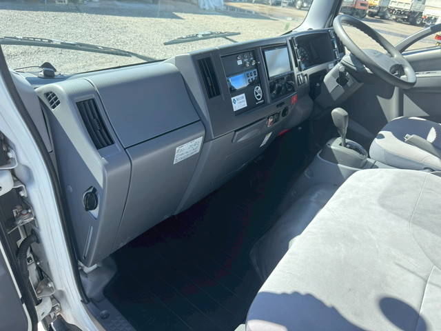 いすゞエルフ冷凍車（冷蔵車）小型（2t・3t）[写真31]