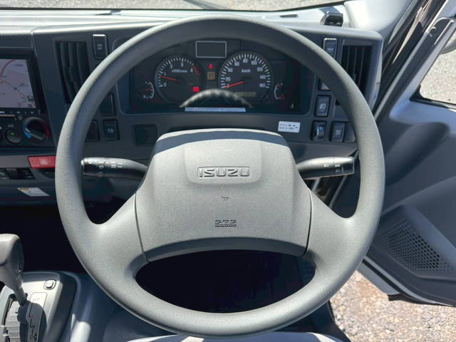 いすゞエルフ冷凍車（冷蔵車）小型（2t・3t）[写真36]