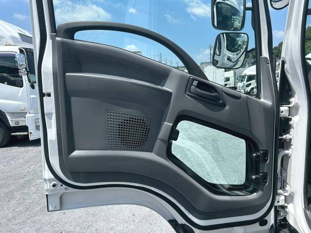 いすゞフォワードアルミウイング中型（4t）[写真17]