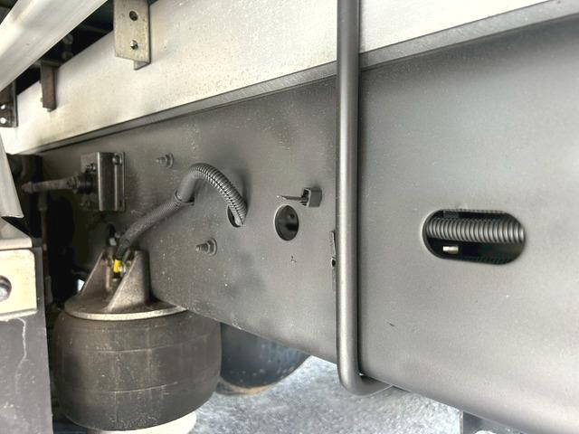 いすゞフォワードアルミウイング中型（4t）[写真32]