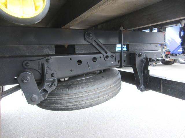 いすゞエルフ平ボディ小型（2t・3t）[写真09]