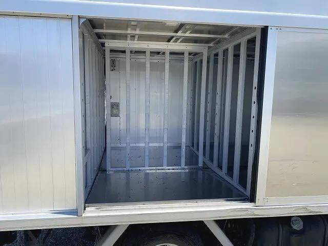 いすゞエルフその他の形状小型（2t・3t）[写真19]