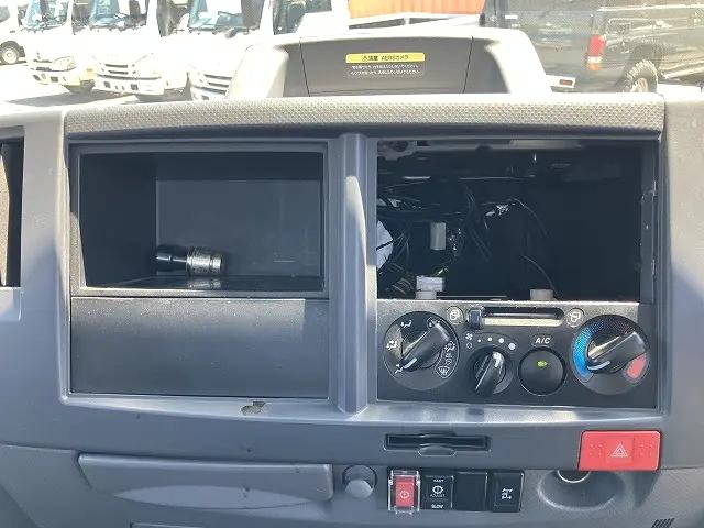 いすゞエルフセーフティローダー小型（2t・3t）[写真33]