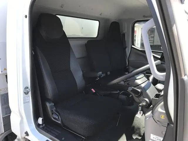 三菱ふそうキャンター冷凍車（冷蔵車）小型（2t・3t）[写真36]