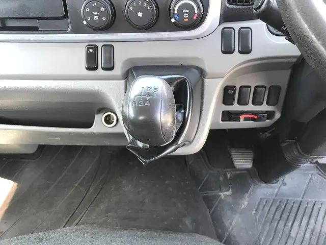 三菱ふそうキャンタークレーン4段小型（2t・3t）[写真27]