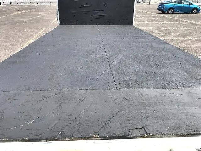 三菱ふそうキャンタークレーン4段小型（2t・3t）[写真32]