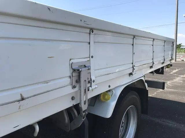 いすゞフォワード平ボディ中型（4t）[写真12]