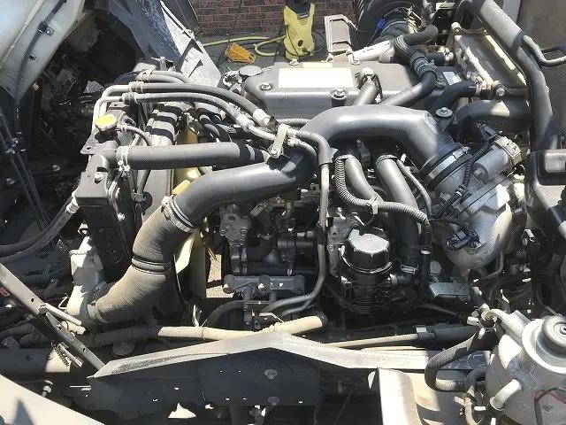 いすゞフォワード平ボディ中型（4t）[写真15]