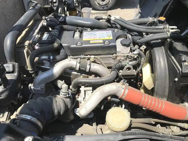 いすゞフォワード平ボディ中型（4t）[写真16]