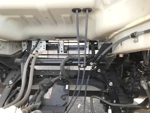 いすゞフォワード平ボディ中型（4t）[写真17]