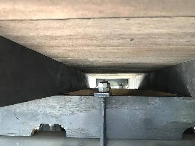 いすゞフォワード平ボディ中型（4t）[写真23]