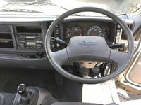 いすゞフォワード平ボディ中型（4t）[写真32]