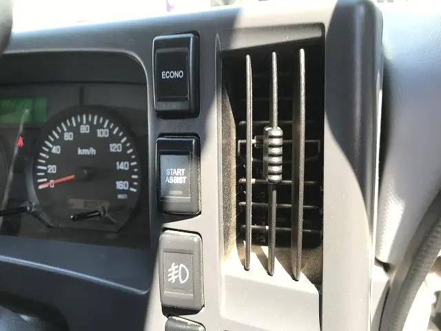 いすゞフォワード平ボディ中型（4t）[写真33]