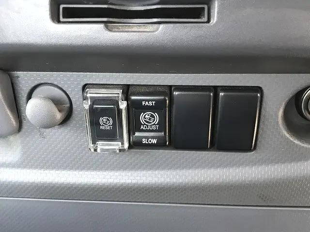 いすゞフォワード平ボディ中型（4t）[写真35]