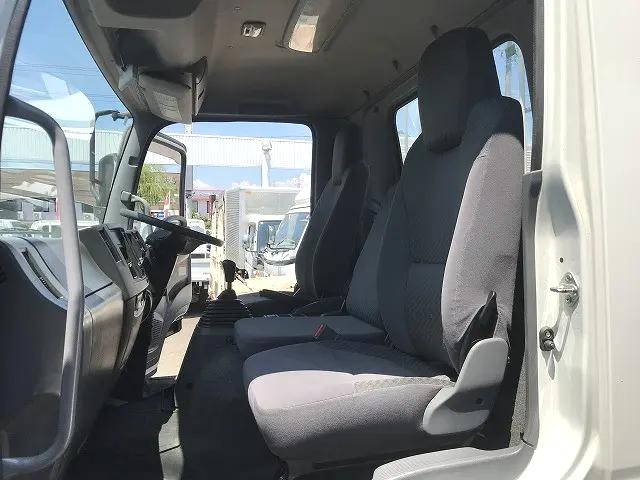 いすゞフォワード平ボディ中型（4t）[写真39]