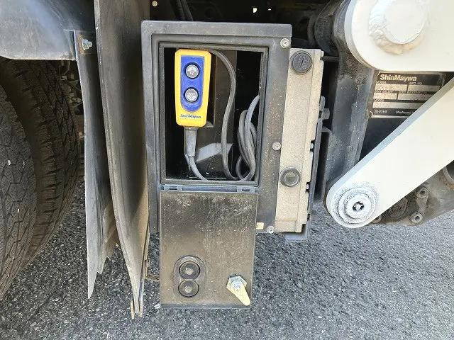 いすゞエルフダブルキャブ（Wキャブ）小型（2t・3t）[写真14]