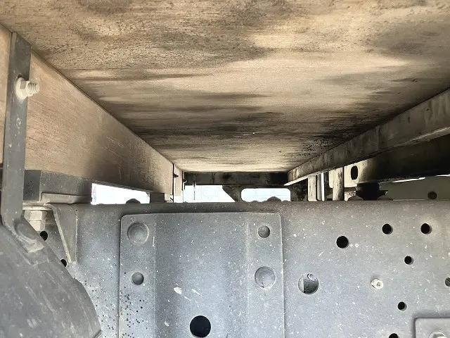 いすゞエルフダブルキャブ（Wキャブ）小型（2t・3t）[写真24]