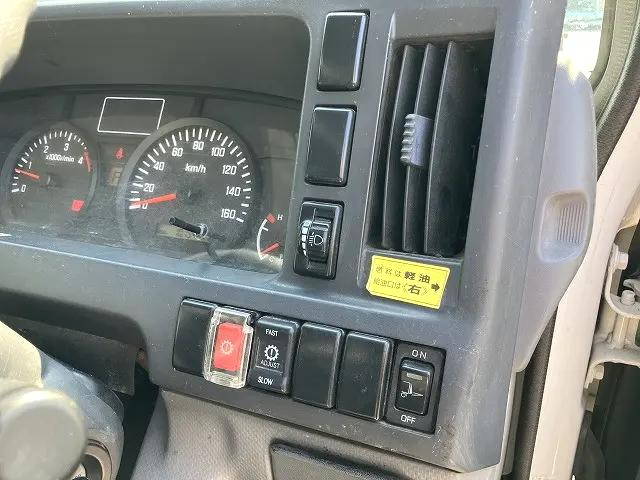 いすゞエルフダブルキャブ（Wキャブ）小型（2t・3t）[写真28]