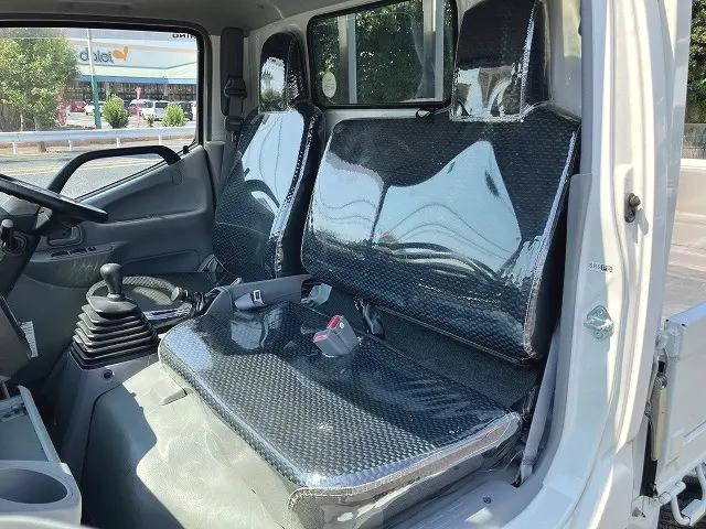 日野デュトロ平ボディ小型（2t・3t）[写真31]