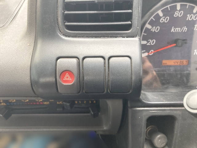 いすゞエルフ平ボディ小型（2t・3t）[写真24]