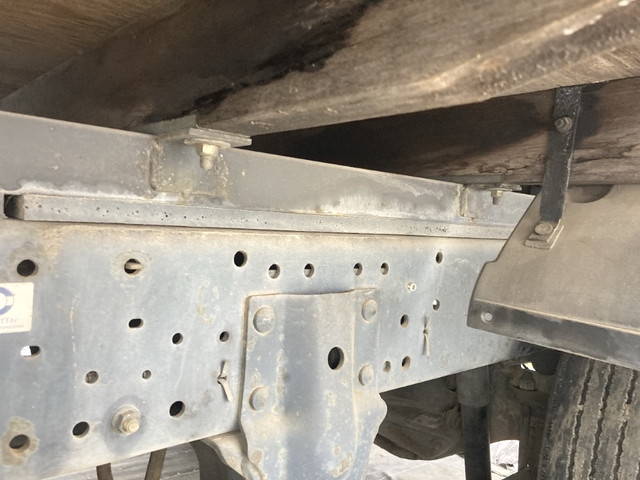 いすゞエルフ平ボディ小型（2t・3t）[写真08]