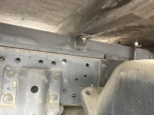 いすゞエルフ平ボディ小型（2t・3t）[写真09]