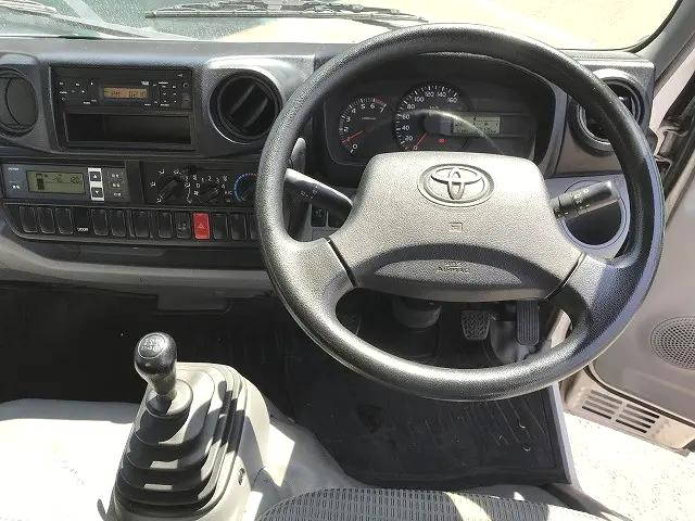 トヨタダイナ冷凍車（冷蔵車）小型（2t・3t）[写真18]