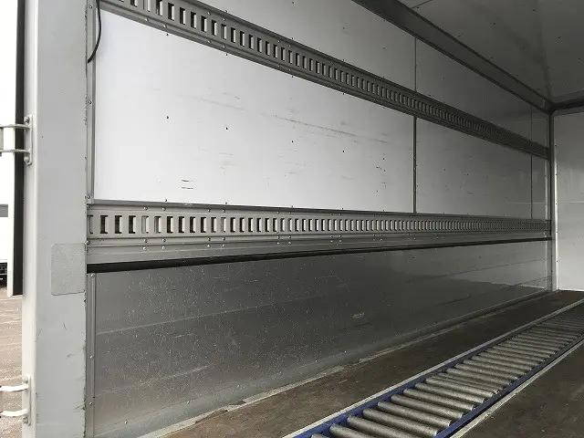 トヨタダイナアルミウイング小型（2t・3t）[写真13]