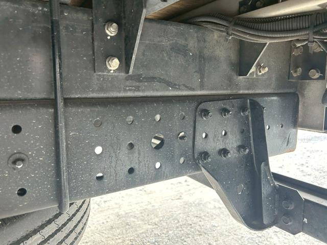 三菱ふそうキャンターアルミウイング小型（2t・3t）[写真30]