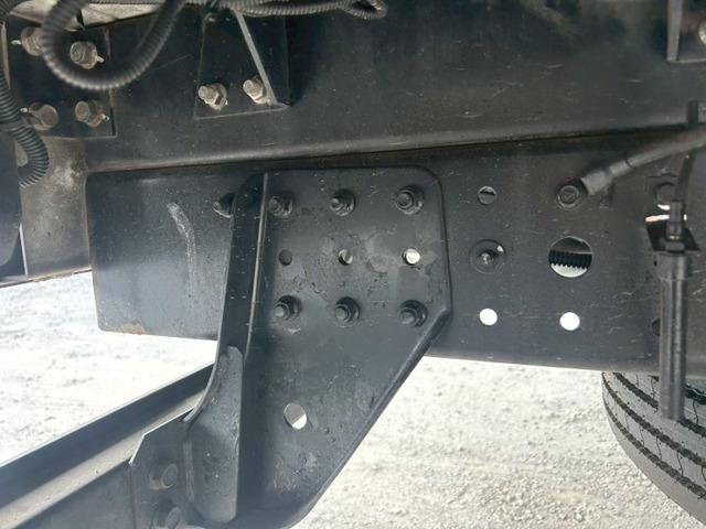 三菱ふそうキャンターアルミウイング小型（2t・3t）[写真31]