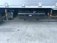 三菱ふそうキャンターアルミウイング小型（2t・3t）[写真33]