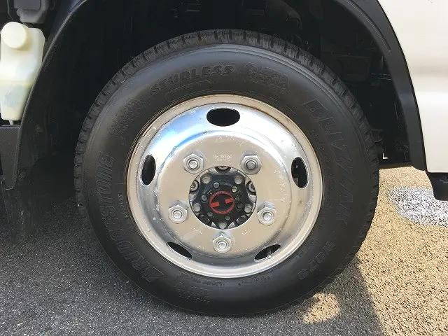 いすゞエルフ平ボディ小型（2t・3t）[写真15]